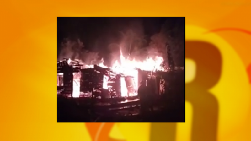 Incêndio destrói casa no bairro Planalto em Rolim de Moura