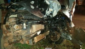 Rolim:Após se chocar violentamente de carro contra árvore, mulher é...