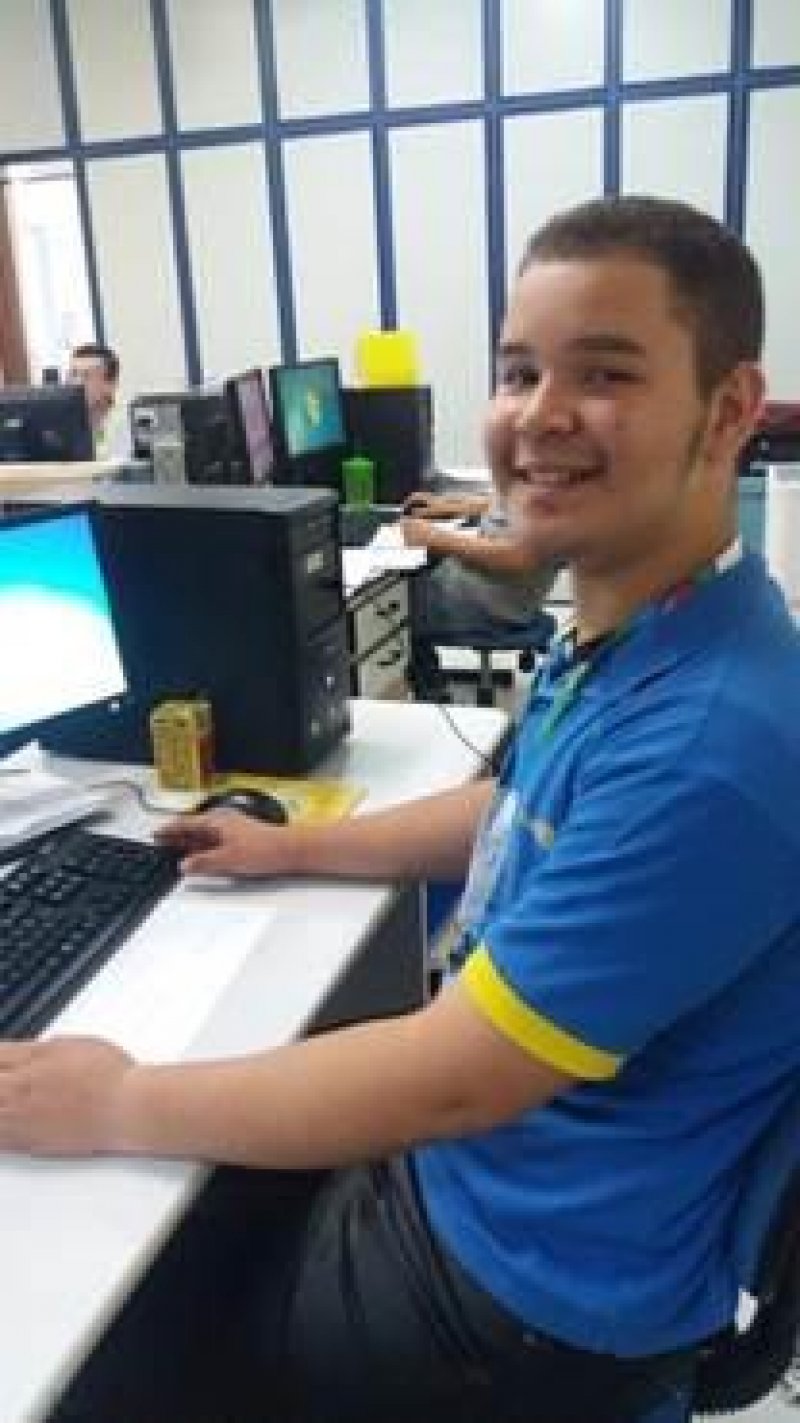 Aos 15 anos, Jovem Aprendiz dos Correios de Rondônia lança e-book pela Saraiva