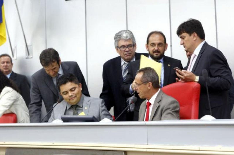 Deputados extinguem feriado da segunda-feira de Carnaval em Rondônia