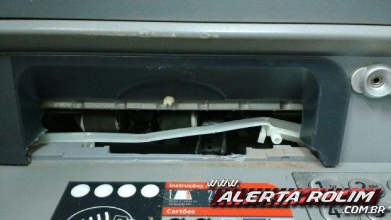 Homem tenta furtar dinheiro do caixa eletrônico de banco em Rolim de Moura