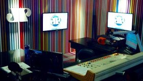 Jovem Pan FM começa a tocar música sertaneja na programação