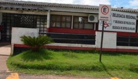 Mulher com problemas psicológicos ateou fogo na própria casa em Cacoal