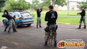 PM realiza treinamento com cães em Cacoal