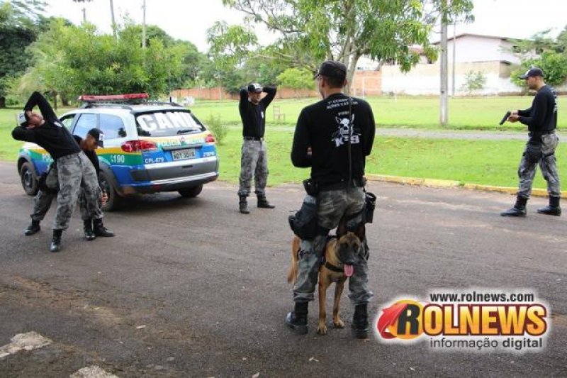 PM realiza treinamento com cães em Cacoal