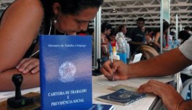 Brasil registra criação de 59,8 mil empregos formais em abril