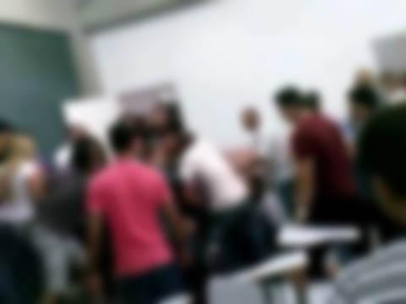 Acadêmicos se agridem dentro da sala de aula durante apresentação de trabalho em Cacoal