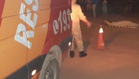 Homem é executado a tiros e a facadas no Bairro Olímpico