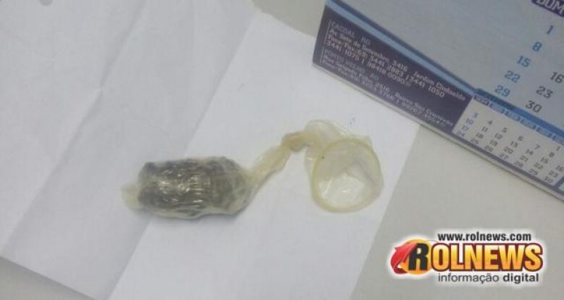 Cacoal: Agentes Penitenciários prenderam uma visitante que levava droga para o presídio