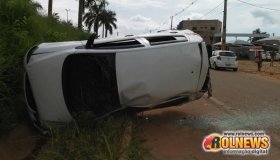Capotamento de veículo com três ocupantes na BR 364 em Cacoal