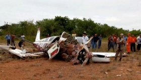 Avião cai em Manaus e mata três pessoas; outras estão feridas, dizem...