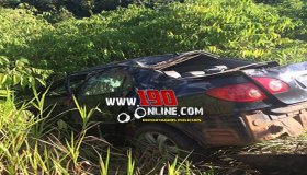 Corolla capota na RO-383 em Alta Floresta