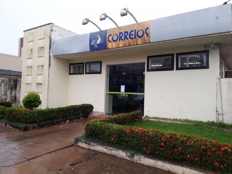 Suspeitos tentam furtar agência dos Correios de Cacoal