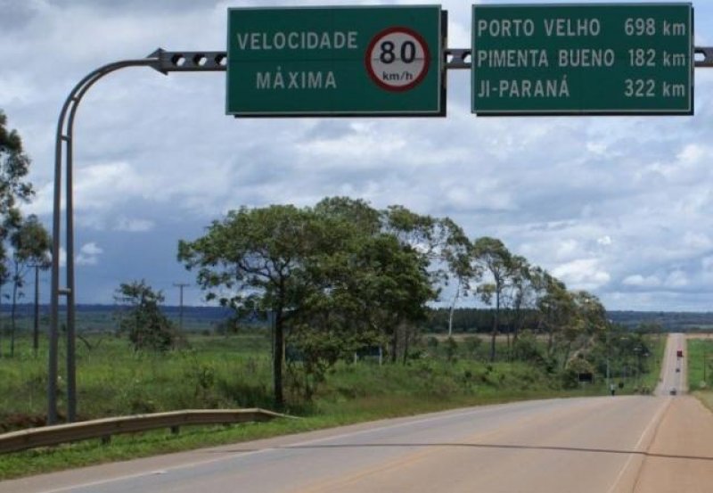Caminhão-tanque que saiu de Porto Velho com 60 mil litros de diesel desaparece na BR-364