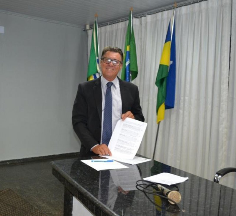 Vereador destaca necessidade de construção de plataforma de embarque e desembarque na Escola Francisca Duran