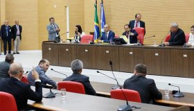 Assembleia derruba veto e proíbe apreensão de veículos com IPVA em atraso
