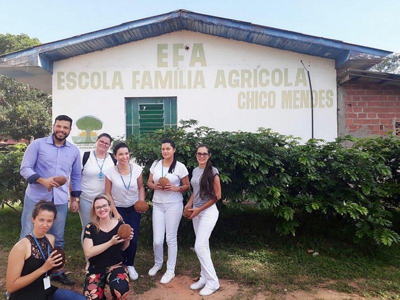 Acadêmicos de Biomedicina da FSP apresentam palestra sobre Brucelose em escola agríc