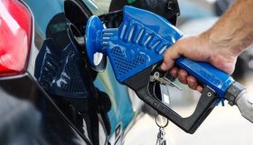 Diferença no preço da gasolina chega a quase R$ 0,45 e R$ 1,10 no litro do...