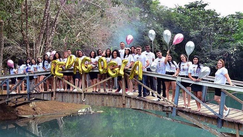 Ponte desaba durante fotos para formatura em Rondônia; Confira vídeo