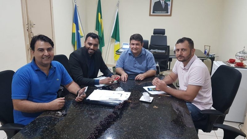 Reunião em Rolim de Moura define últimos ajustes para utilização de Mão de obra apenada na fabricação de manilhas, bloquetes e pães