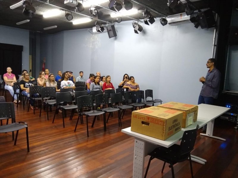 O treinamento foi realizado pela justiça eleitoral, através do Ivair Simão de Souza, chefe de cartório da 29ª Eleitoral eleitoral