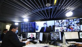 Aprovado projeto que prorroga a redução de salários e jornada de trabalho em...