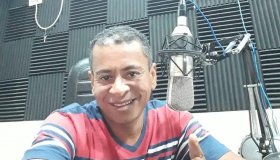 Corpo do radialista Rangner Andrade chega em Jaru, RO