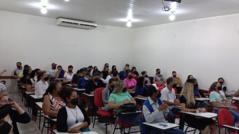 Foto 3 da matéria: Agentes de saúde de Rolim de Moura participam de capacitação oferecida pela Fiocruz durante esta semana