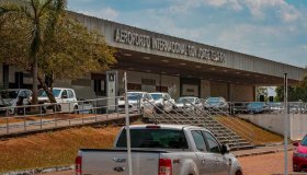 Anvisa determina retorno do uso de máscaras em aeronaves e aeroportos