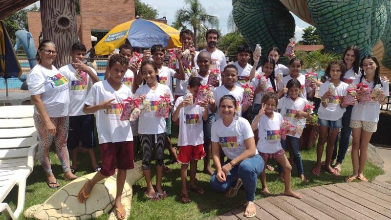 Foto 4 da matéria: Atividades do Serviço de Fortalecimento de vínculos encerrado com festa na AABB em Rolim de Moura