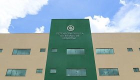 Governo sanciona lei que dá auxílio extra de R$ 2 mil a servidores e...