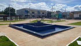 Obra de revitalização da praça da Bíblia está em conclusão no município...