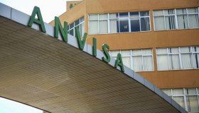 Anvisa anuncia novas restrições de produtos para cabelo