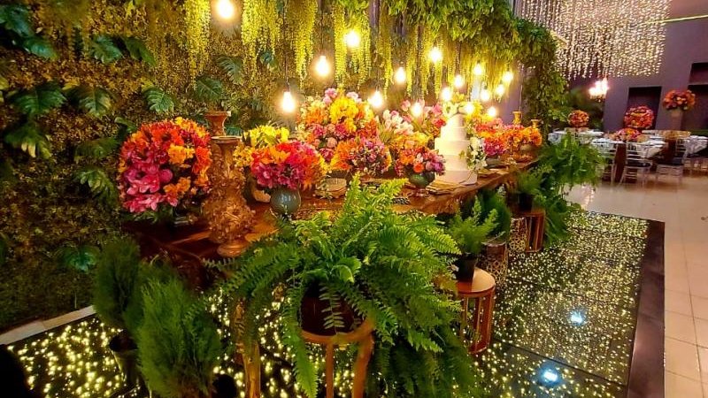 Foto 14 da matéria: Evento na AABB de Rolim de Moura. Confira decoração de casamento