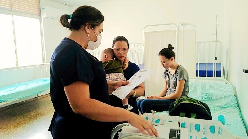 Foto 2 da matéria: SEMUSA realiza aplicação do medicamento Palivizumabe em crianças cardiopatas contra o vírus sincicial respiratório em Rolim de Moura