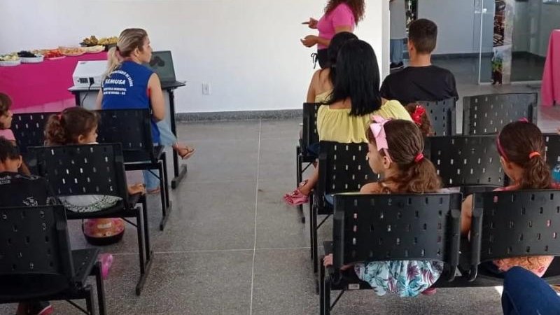 Foto 3 da matéria: Agentes Comunitários de Saúde da Unidade do Centro Norte realiza palestra sobre alimentação saudável em Rolim de Moura