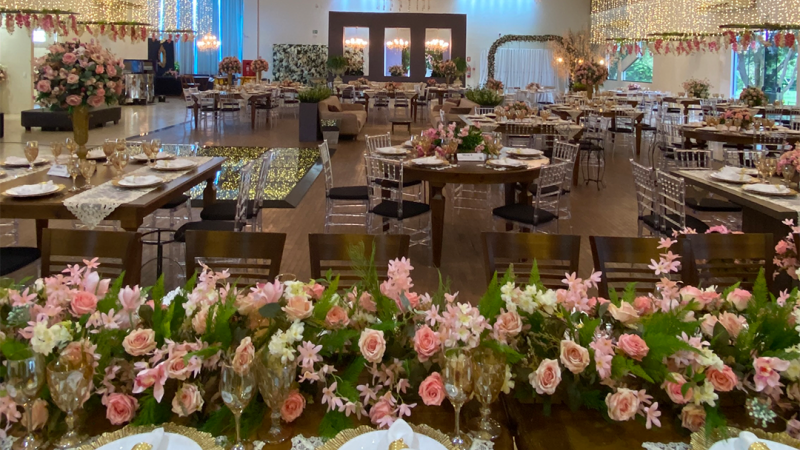 Foto 9 da matéria: DECORAÇÃO DE CASAMENTO NA AABB