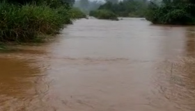 Rolim de Moura segue em alerta com duas linhas interditadas e atenção com rio...