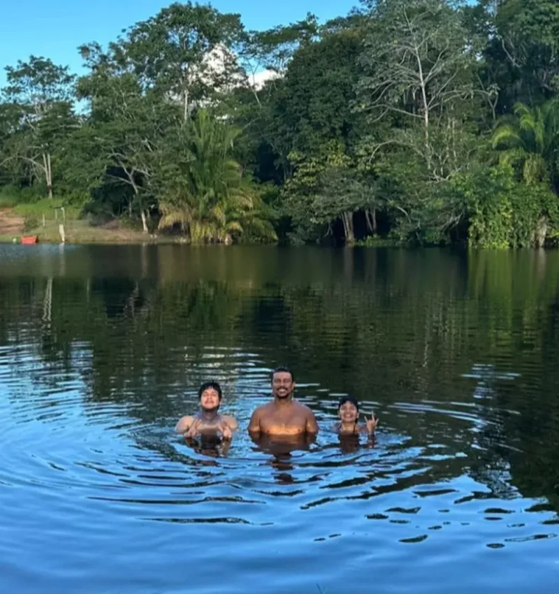 Xamã passa férias em aldeia de Rondônia junto com Txepo e Txai Suruí