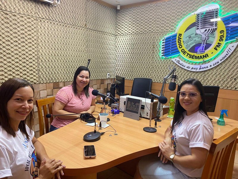 Abril Azul: Equipe da Semas participa de programas nas emissoras locais para falar sobre conscientização do Autismo