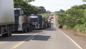 BR-364 terá restrição de tráfego para veículos de carga no feriado de...