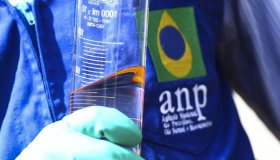ANP encontra irregularidades em postos de combustíveis em 12 estados