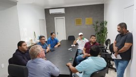 Comtran recebe equipe do detran para debater melhorias na sinalização de...