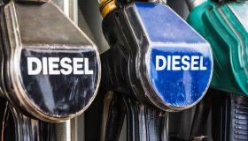 Diesel volta a ficar mais barato que a gasolina pela 1ª vez desde junho de...