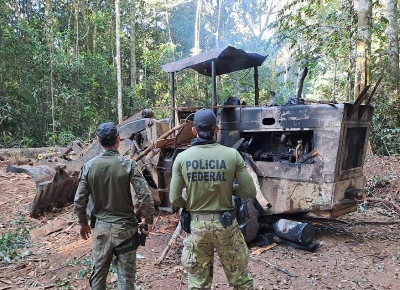 Em nova operação, PF apreende e destrói equipamentos para extração de diamantes e madeiras em terras indígenas