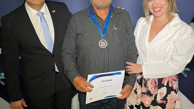 Foto 2 da matéria: Ex-presidentes da Subseção de Rolim de Moura são homenageados com a Medalha Valter Nunes de Almeida