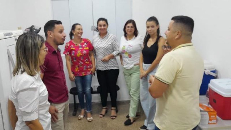 Foto 7 da matéria: Mais de 500 pessoas participaram do dia D de Vacinação contra influenza e covid-19 em Rolim de Moura