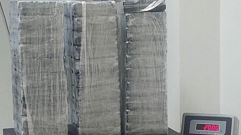 Foto 1 da matéria: NÚCLEO DE INTELIGÊNCIA DA PM DE CACOAL EM AÇÃO CONJUNTA COM A PF E O GEFRON/MT APREENDERAM MAIS DE 420 KG DE COCAÍNA EM CACOAL