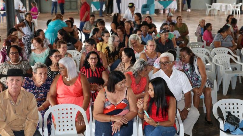 Foto 5 da matéria: Terceira idade comemora dia das mães no encontro dos idosos em Rolim de Moura