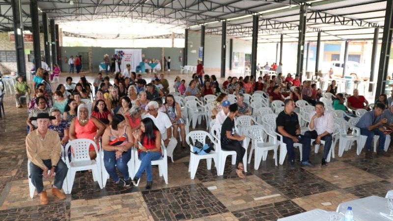 Foto 1 da matéria: Terceira idade comemora dia das mães no encontro dos idosos em Rolim de Moura